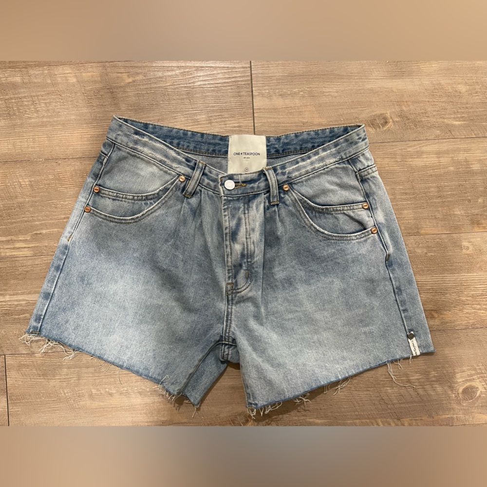 One teaspoon denim shorts size 29 new with tags